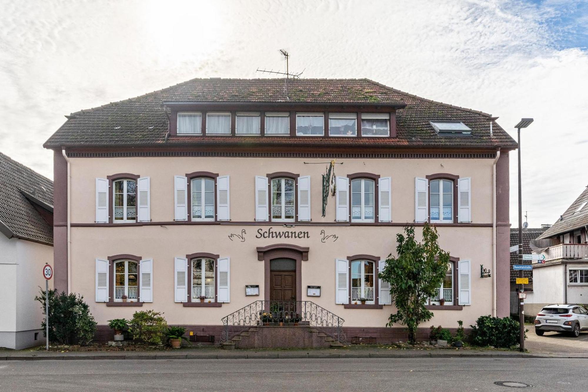 Gasthaus Zum Schwanen Oberkirch  Exterior photo